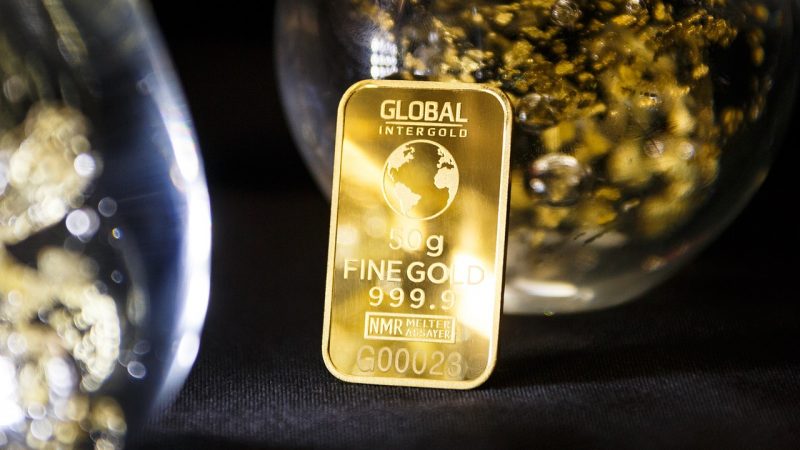 ارتفاع سعر الذهب بنسبة تزيد عن 1٪، واقتراب من تحقيق رقم قياسي جديد